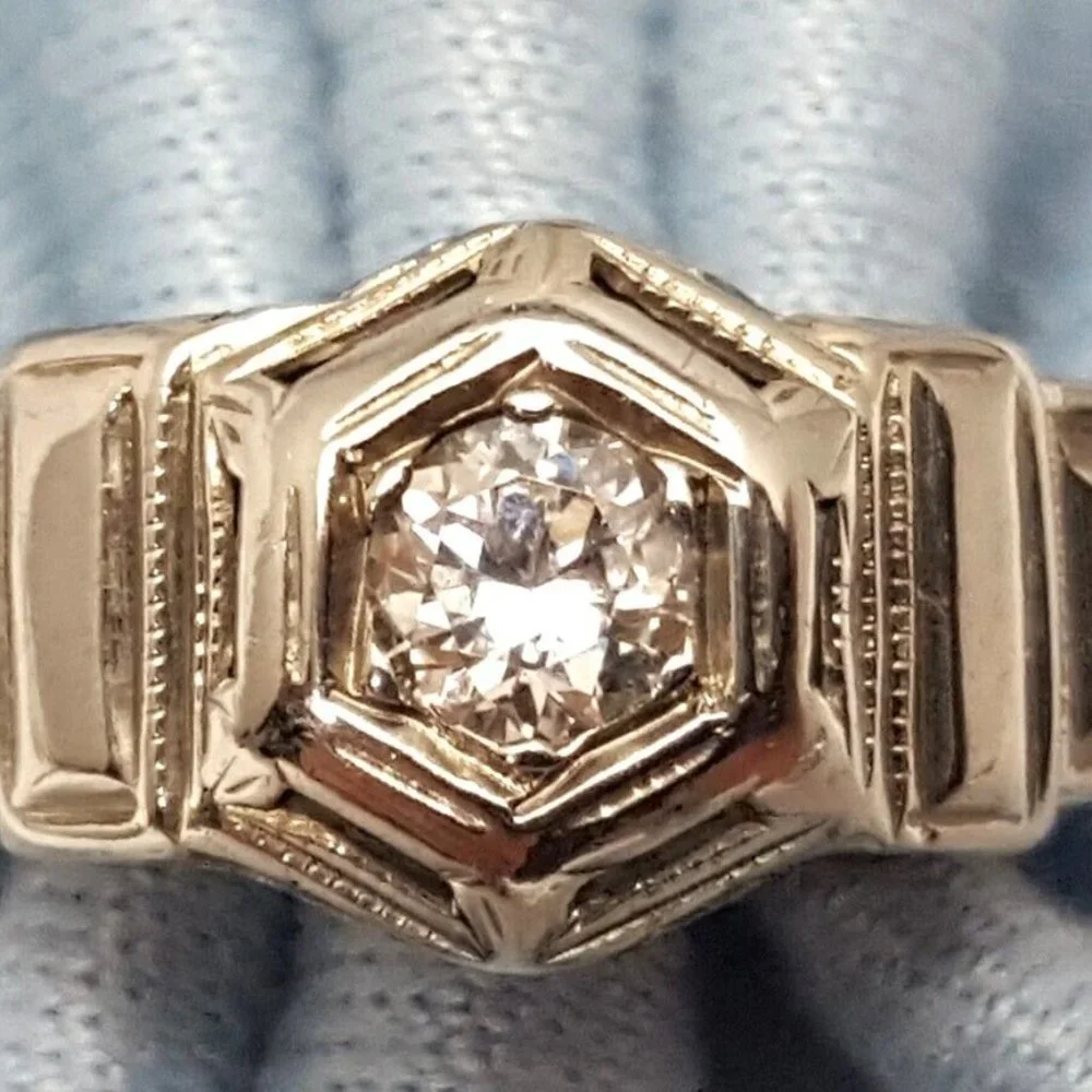 Vintage 18K Solid White Gold Ladies Designer Diamond Wedding Engagement Ring